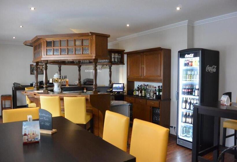 酒店 Deutsches Haus