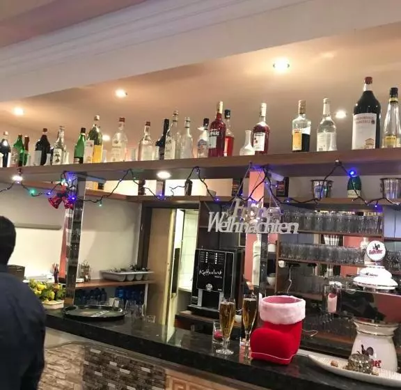 هتل Alento Im Deutschen Haus Restaurant Olympia