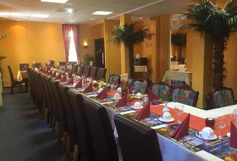 هتل Alento Im Deutschen Haus Restaurant Olympia