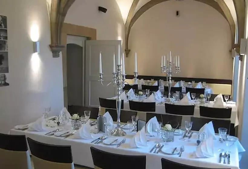 Отель Schloß Gehrden