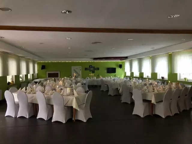 酒店 Feriendorf Waldfrieden