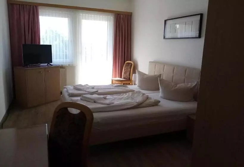 Отель Zur Linde