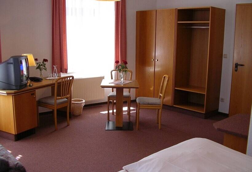 Отель Goldene Sonne