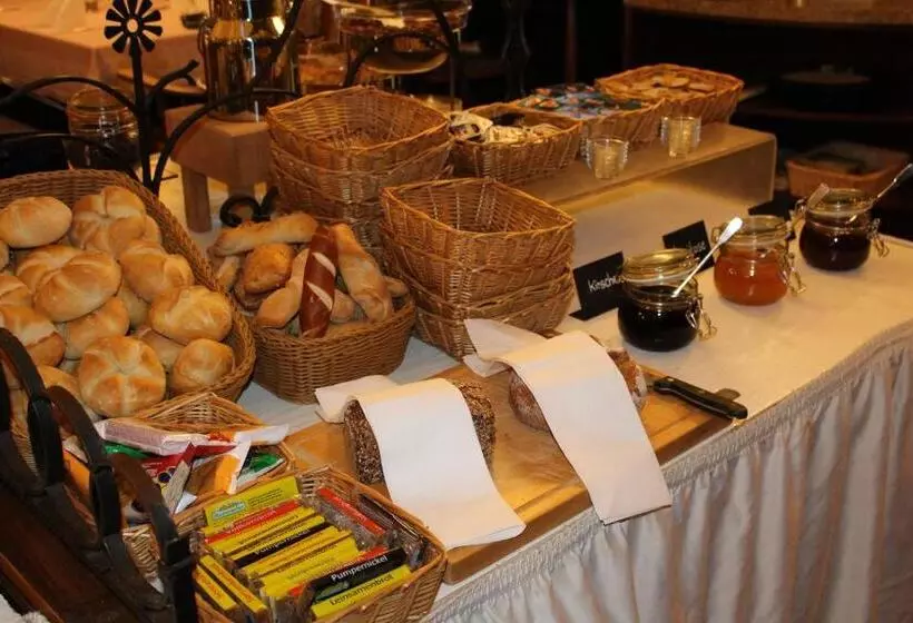 Отель Ulmer Spatz