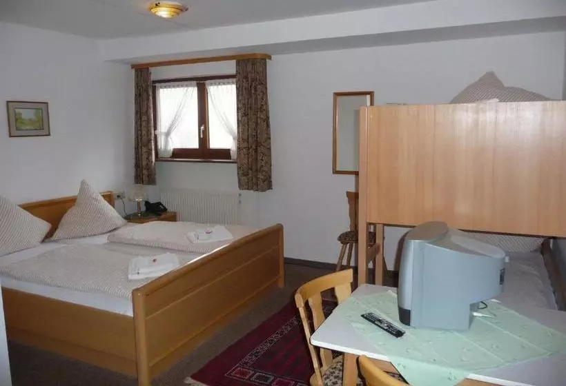 호텔 Wengerterstube & Gästezimmer Kern