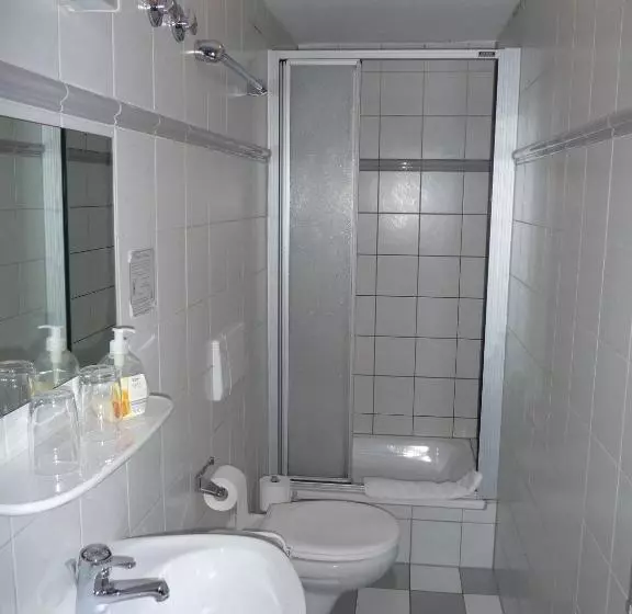 호텔 Wengerterstube & Gästezimmer Kern