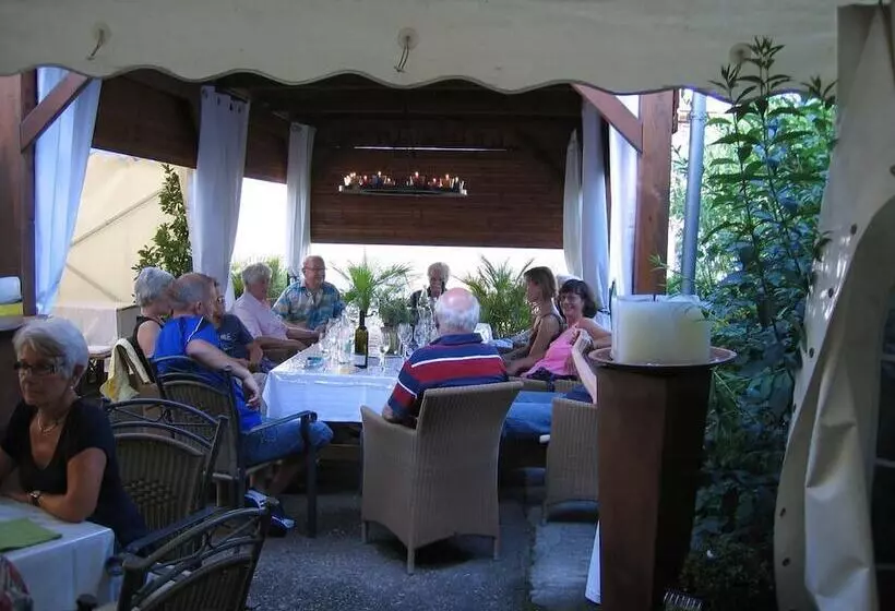 Hotelli Weinhof Gassen