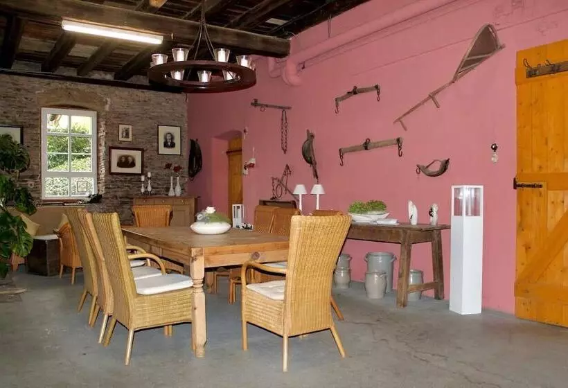 Hotelli Weinhof Gassen