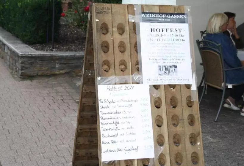 Hotelli Weinhof Gassen