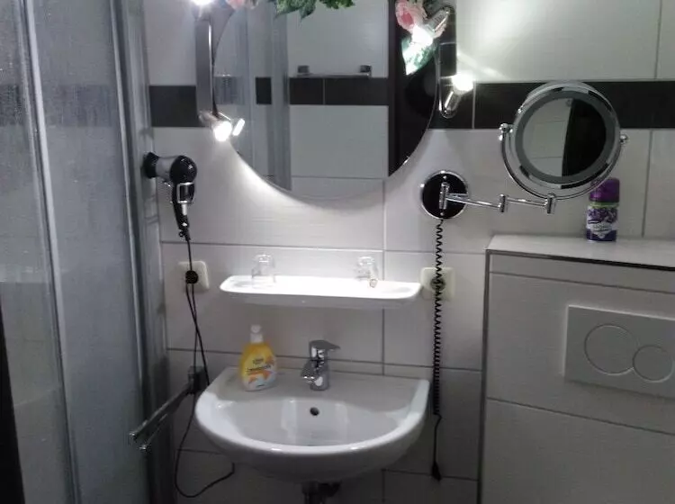 Отель Alte Kornbrennerei Gbr