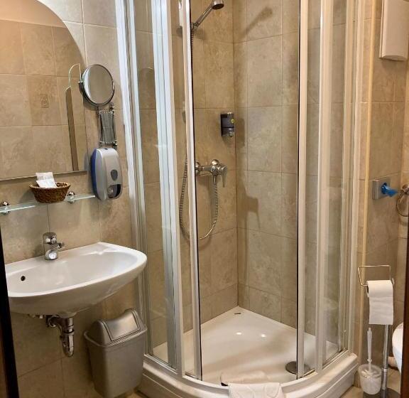 Bassiana Hotel Es Etterem