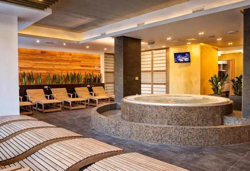 Bassiana Hotel Es Etterem