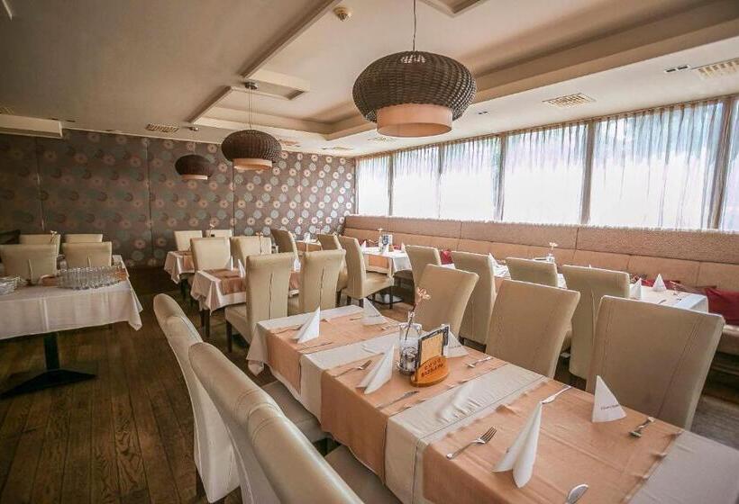 Bassiana Hotel Es Etterem