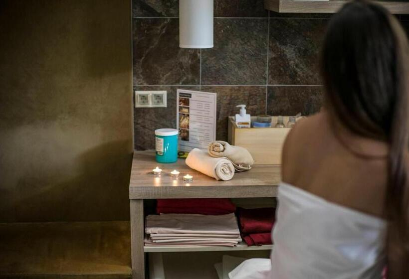 Bassiana Hotel Es Etterem