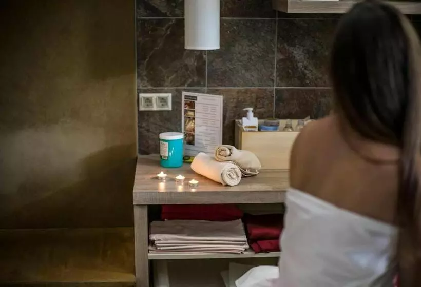 Bassiana Hotel Es Etterem