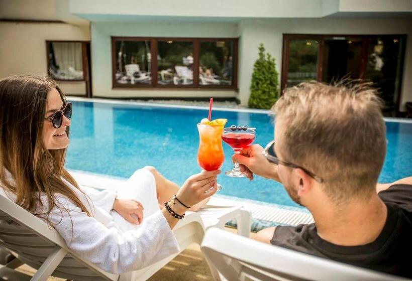 Bassiana Hotel Es Etterem