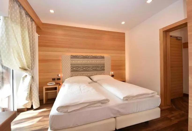 Hotel Belvedere Dolomites Flower