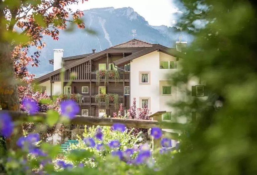 Hotel Belvedere Dolomites Flower