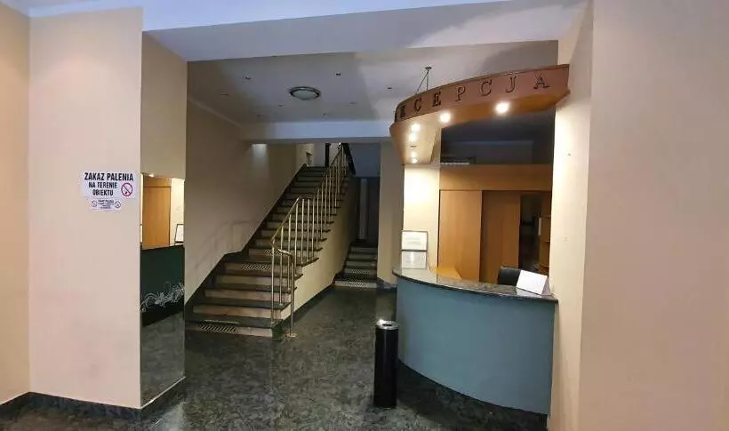 酒店 Hostel Ratuszowy