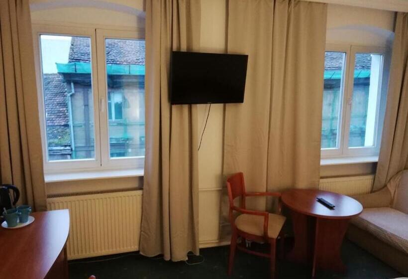 هتل Hostel Ratuszowy