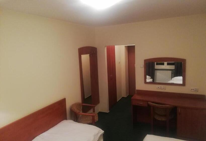 هتل Hostel Ratuszowy