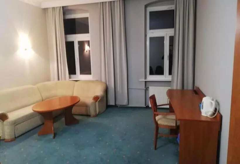 酒店 Hostel Ratuszowy