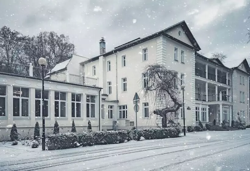 酒店 Impresja Art Resort