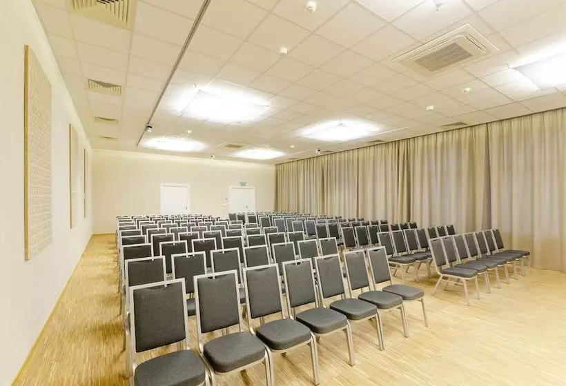 酒店 Impresja Art Resort