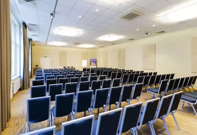 酒店 Impresja Art Resort