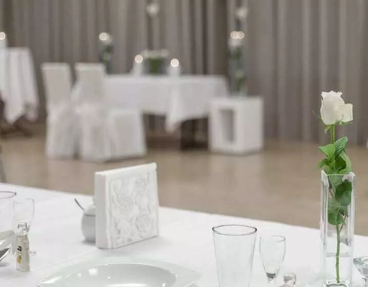 酒店 Impresja Art Resort