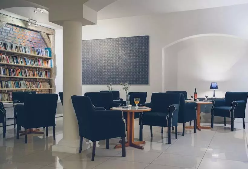 酒店 Impresja Art Resort