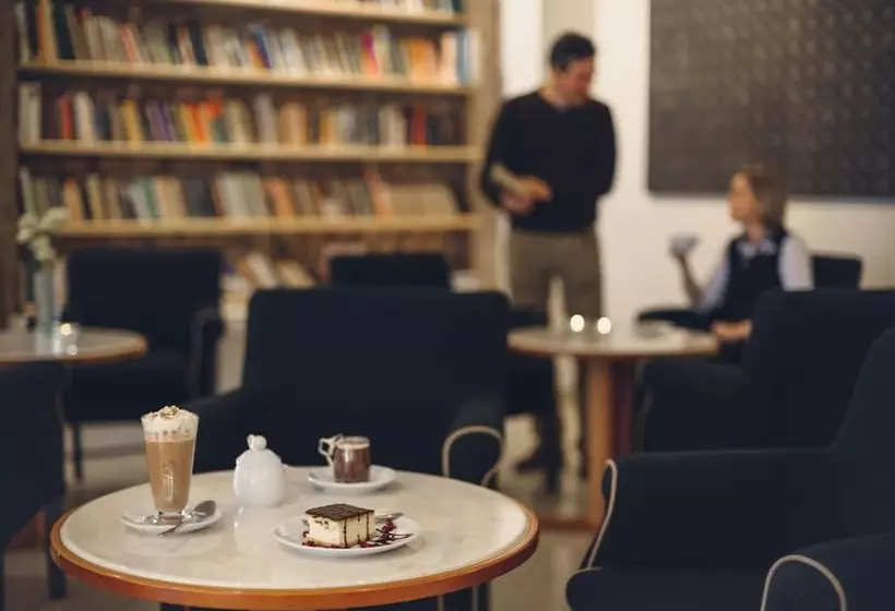 酒店 Impresja Art Resort