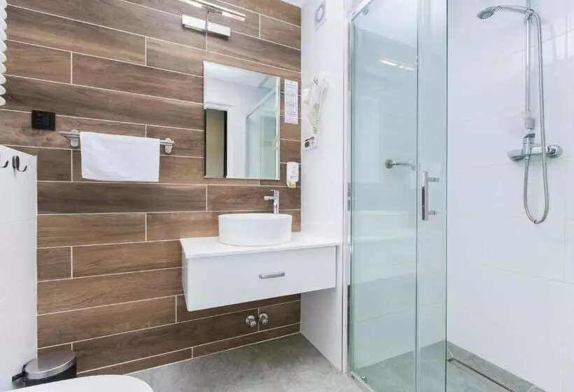 בית מלון כפרי Nafta Krosno