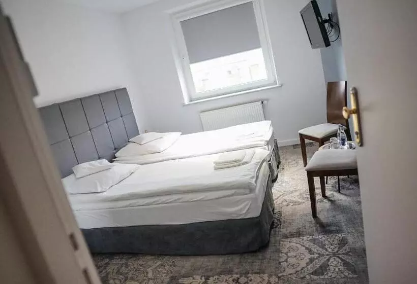 בית מלון כפרי Nafta Krosno