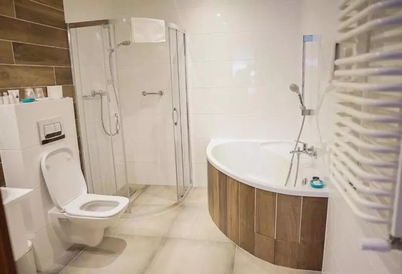 בית מלון כפרי Nafta Krosno