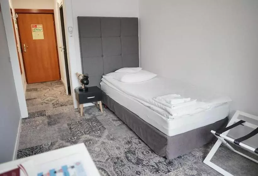 בית מלון כפרי Nafta Krosno