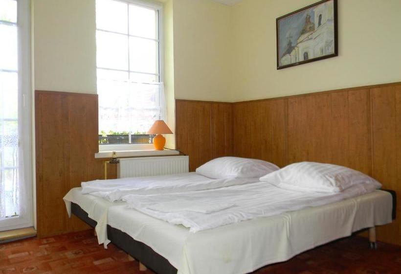 בית מלון כפרי Prohibicja Peter's Pub