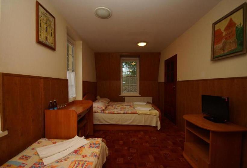 בית מלון כפרי Prohibicja Peter's Pub