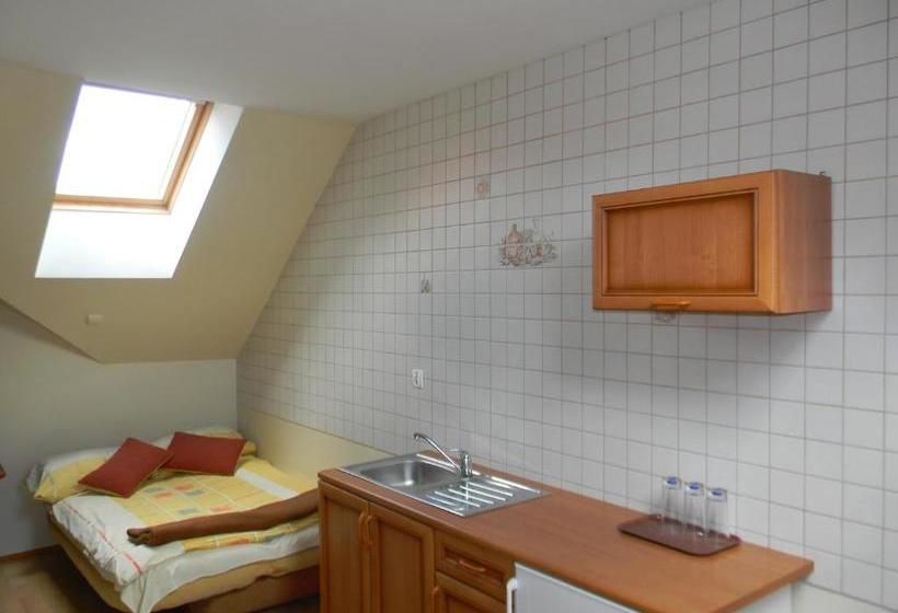 בית מלון כפרי Prohibicja Peter's Pub