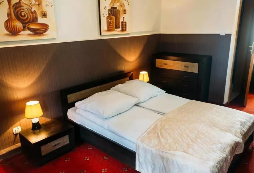 בית מלון כפרי Tajty