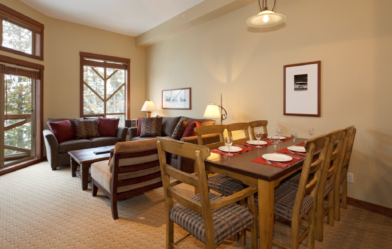 Hotel Whistler Premier