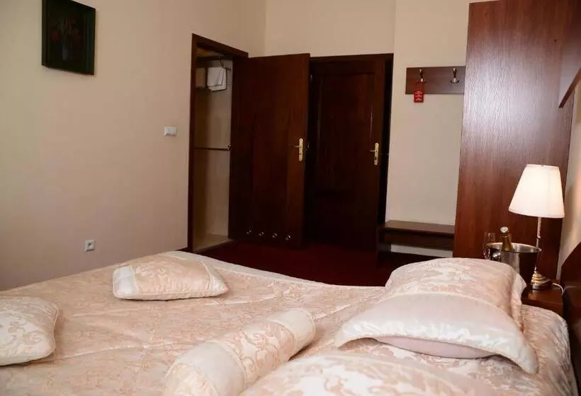 בית מלון כפרי Zamkowy