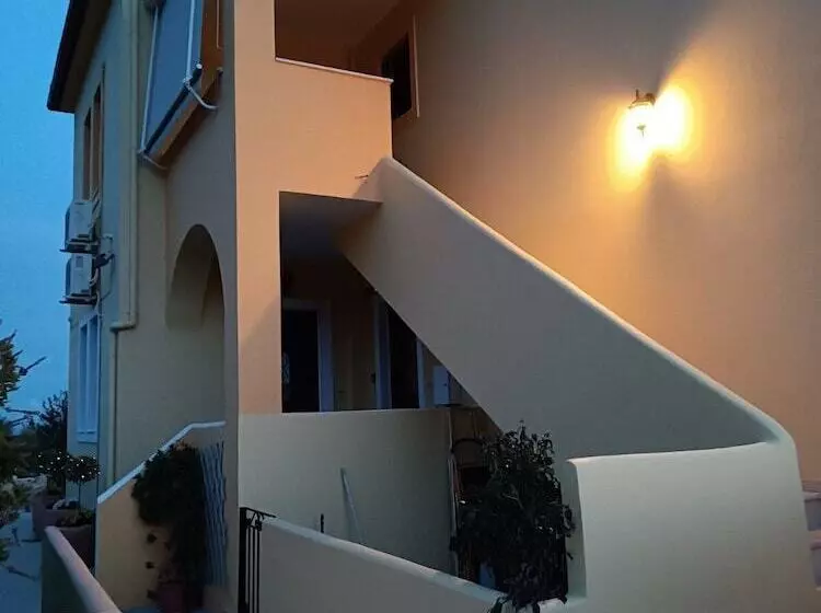 Hotelli Elaionas Studios