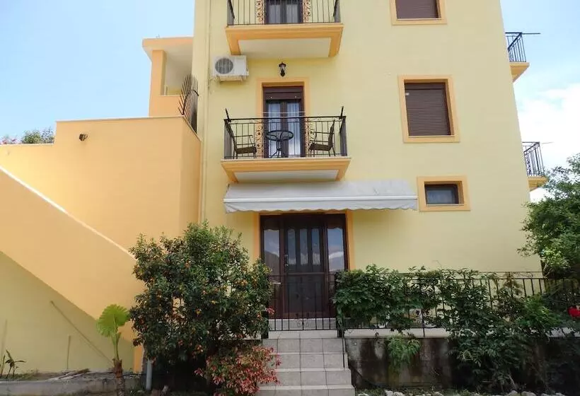 Hotelli Elaionas Studios