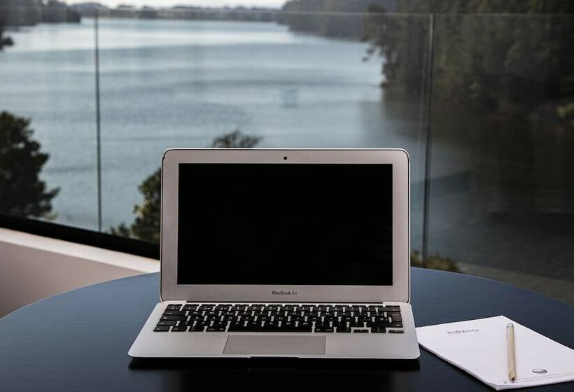 Отель Pura Lodge