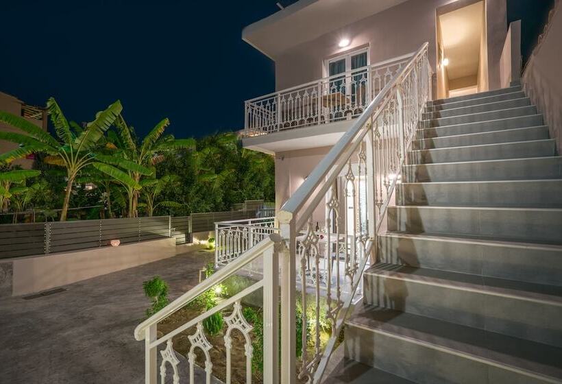 پانسیون Nikos & Maria Studios Ii