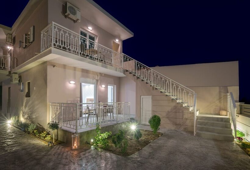 پانسیون Nikos & Maria Studios Ii