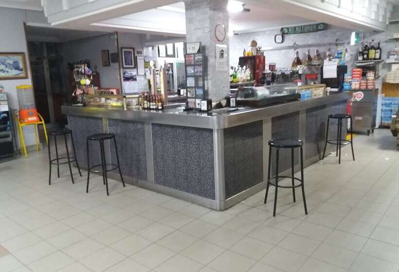 Hostal Restaurante Delfin