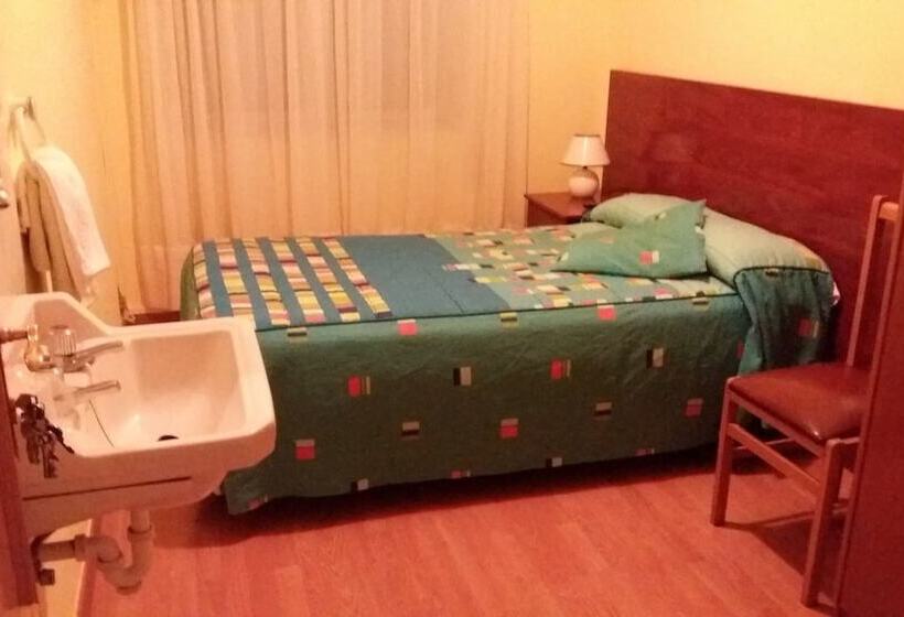 Hostal Restaurante Delfin