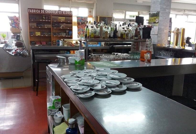 Hostal Restaurante Delfin